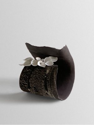 MTT - Artworks / Porcelain / Hug You Gently / 轻拥.艺术摆件 / NO.4